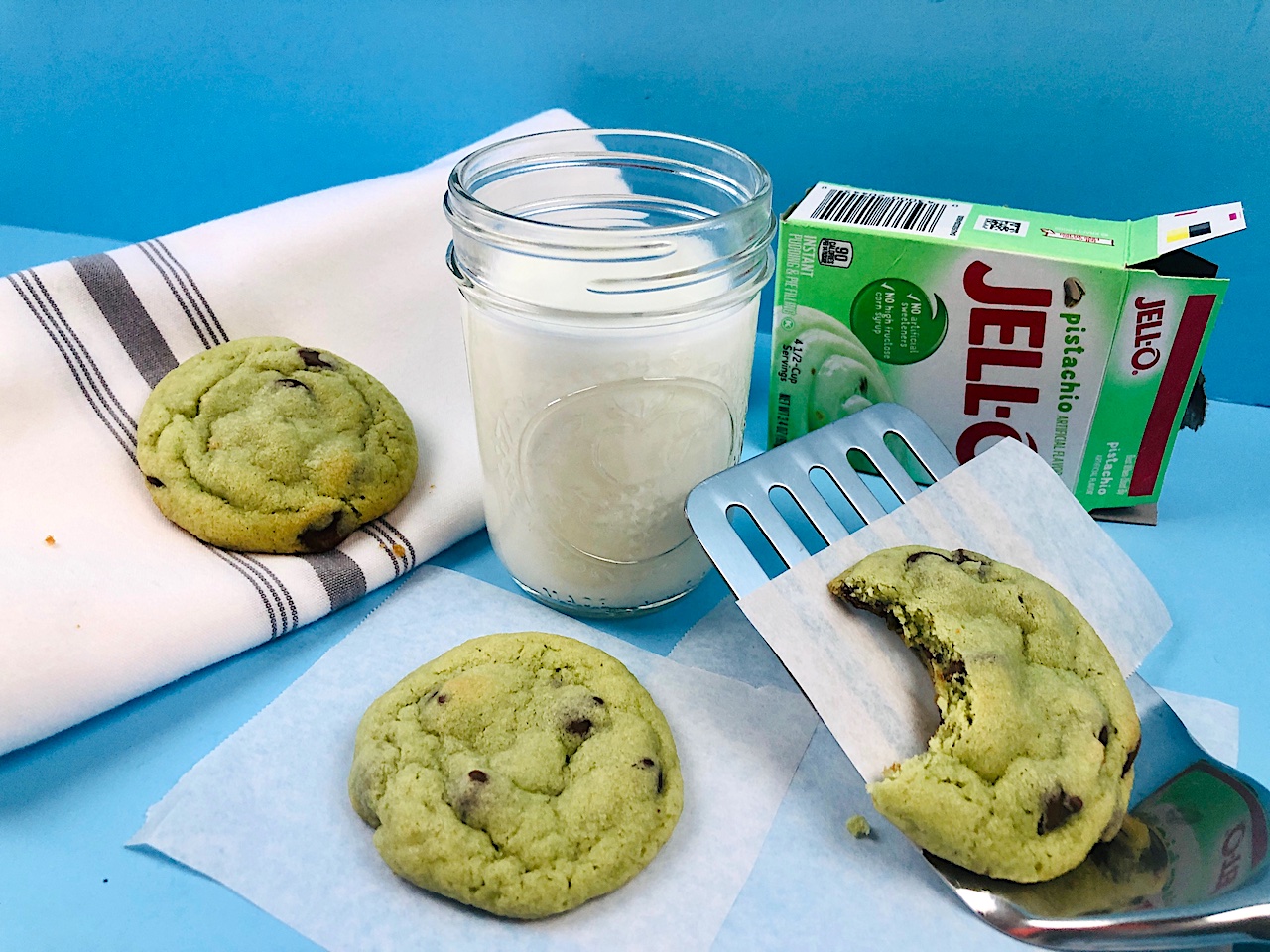 Pistachio Chocolate Chip Cookies